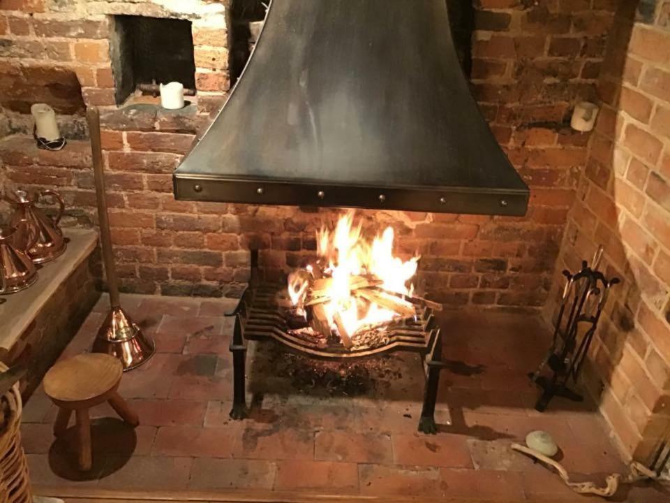 לינה וארוחת בוקר אפטון אפון סברן The Rag House מראה חיצוני תמונה